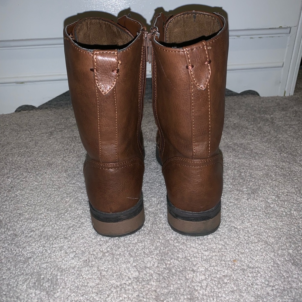 Combat boots